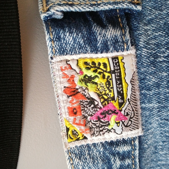 Vintage Acid Wash Jean Shorts - Picture 4 of 8